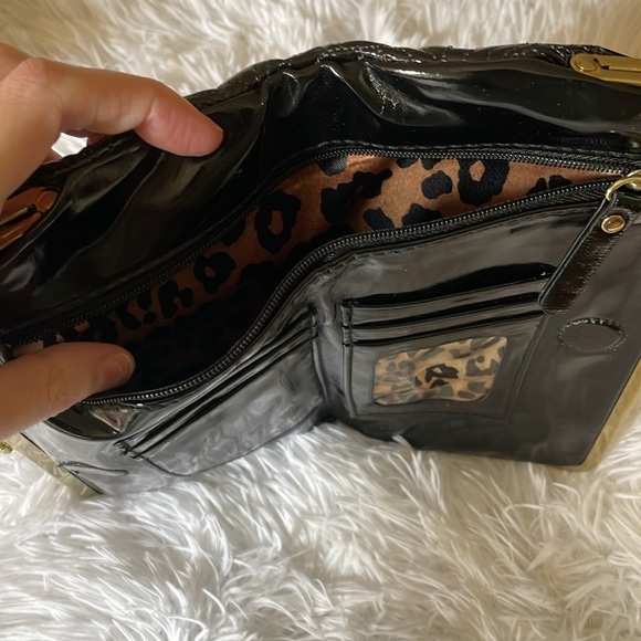 Steve Madden Rose Black Wallet - Picture 4 of 6